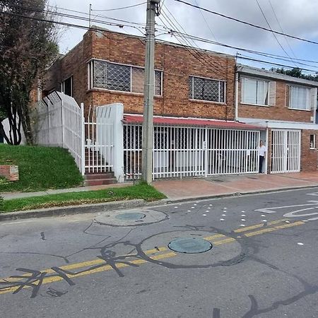 Apartamento Edificio Los Delfines Bogotá Exteriör bild