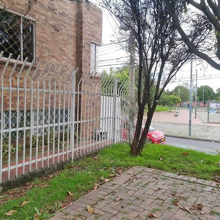 Apartamento Edificio Los Delfines Bogotá Exteriör bild