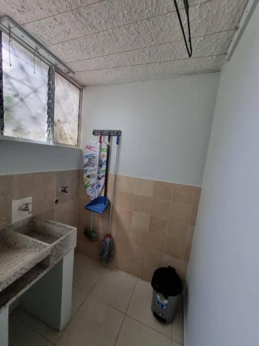 Apartamento Edificio Los Delfines Bogotá Exteriör bild